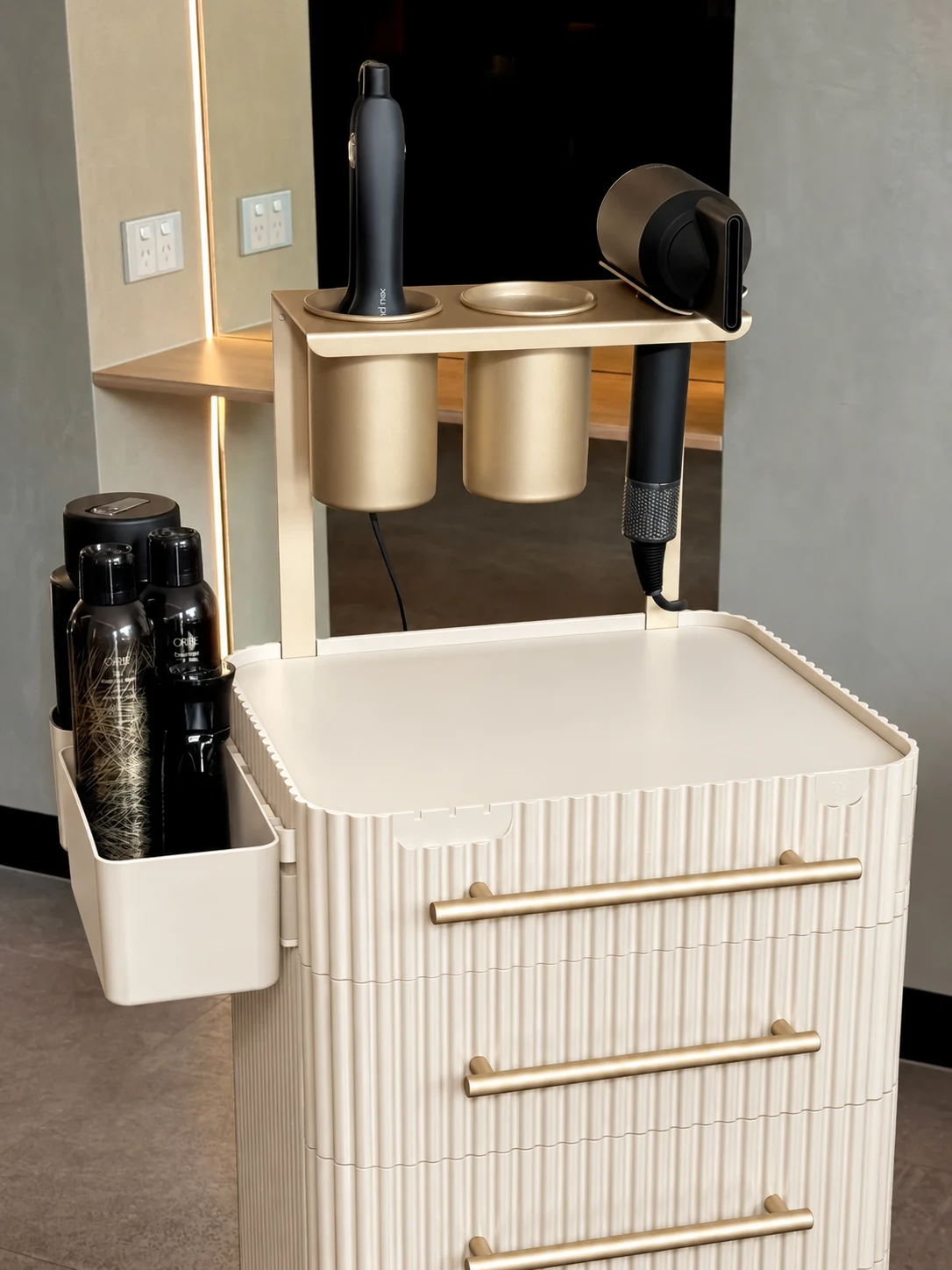 Close-up of the Ivory trolley upper holders and side holder